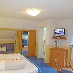 Staudacher Hof-das Romantische Haus 3*