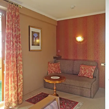 Staudacher Hof-das Romantische Haus 3*