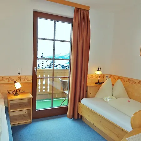 Staudacher Hof-das Romantische Haus 3*