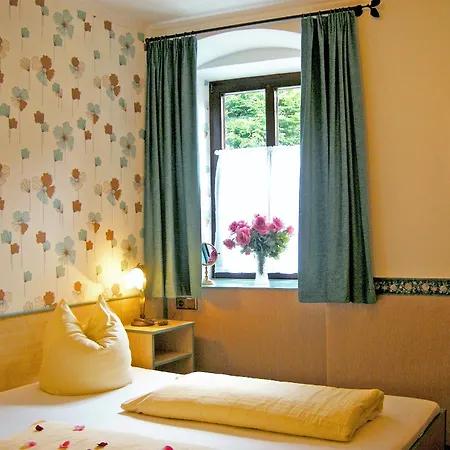 Staudacher Hof-das Romantische Haus Hotel 3*