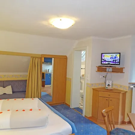 Staudacher Hof-das Romantische Haus 3*