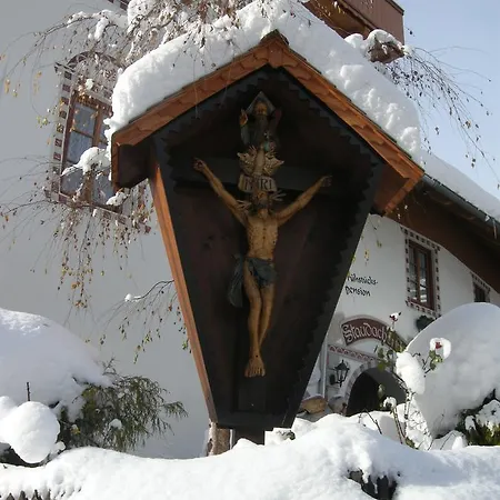Otel Staudacher Hof-das Romantische Haus 3*