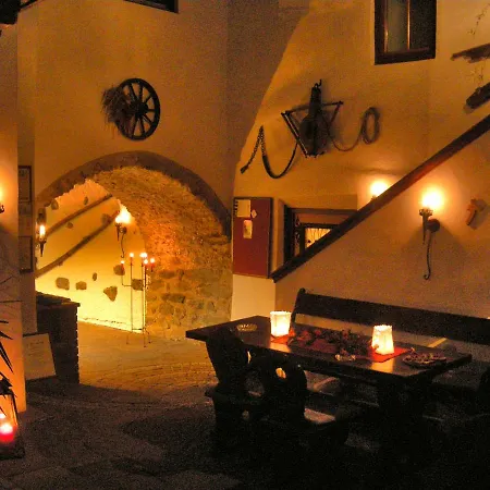 Staudacher Hof-das Romantische Haus 酒店 3*